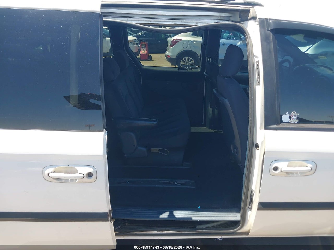 2B4GP44351R****** · 2001 DODGE GRAND CARAVAN SPORT · 8/11