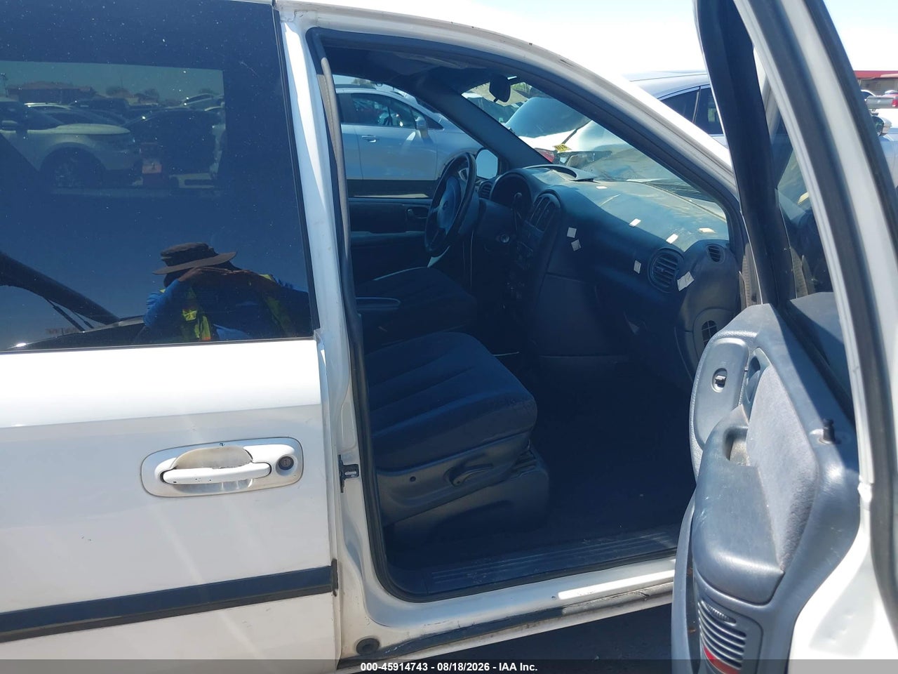 2B4GP44351R****** · 2001 DODGE GRAND CARAVAN SPORT · 5/11