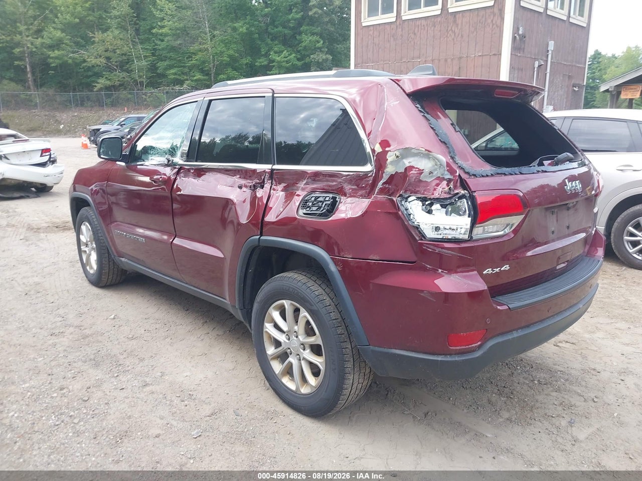2021 JEEP GRAND CHEROKEE LAREDO E 4X4 · 3/11