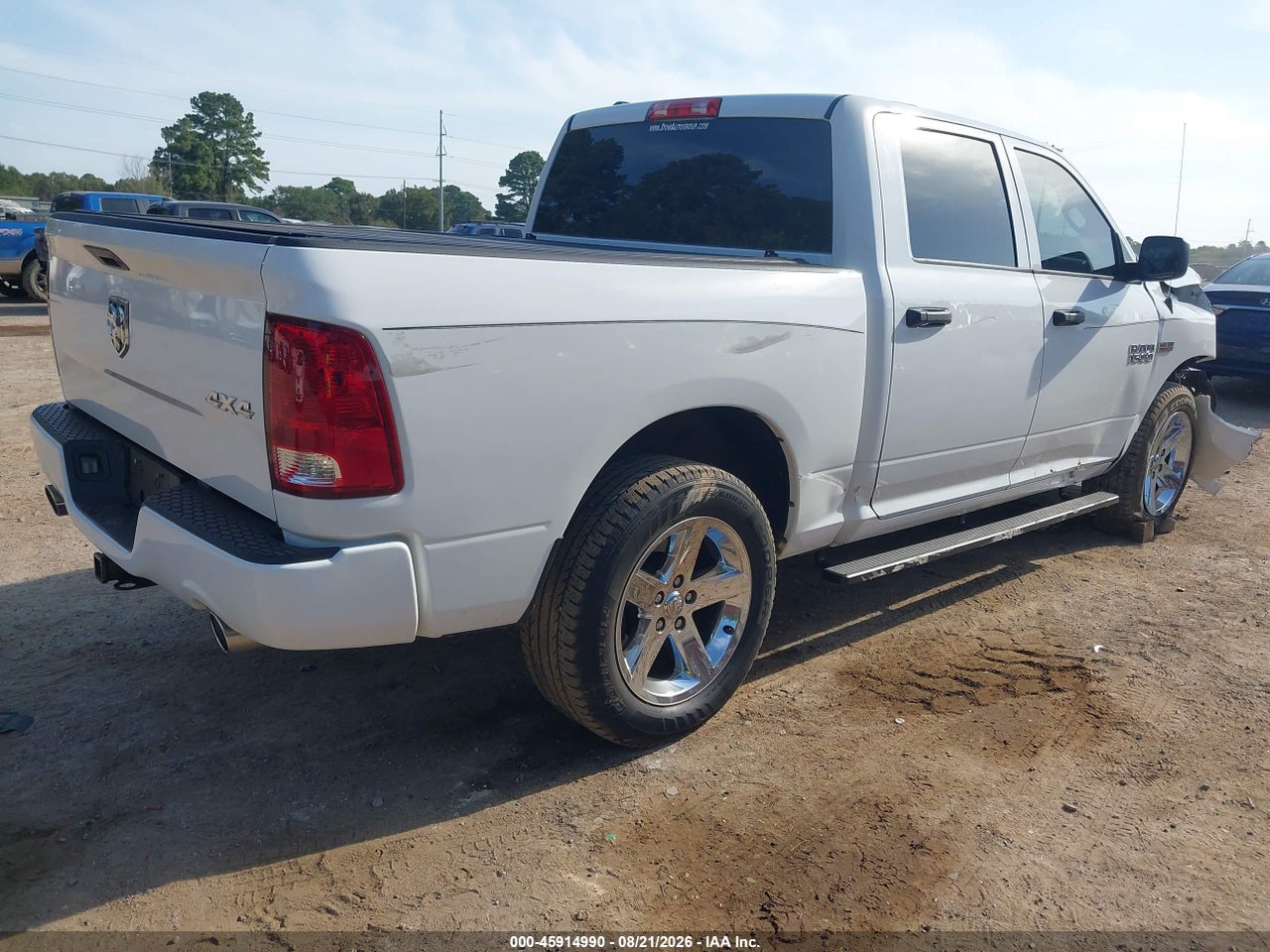 2015 RAM 1500 EXPRESS · 4/11