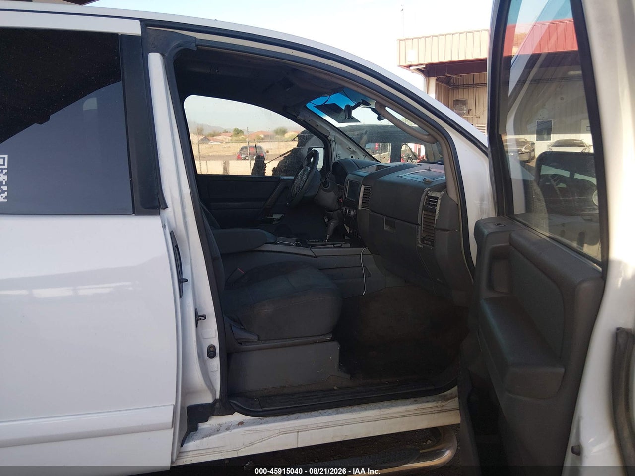 2006 NISSAN TITAN SE · 5/11
