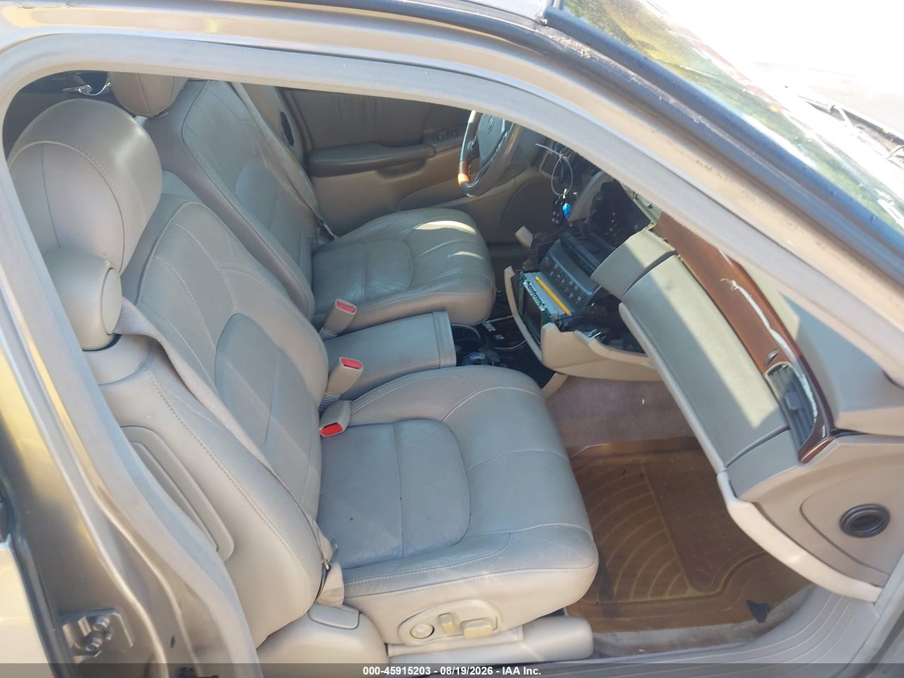 2001 CADILLAC DEVILLE DHS · 5/11