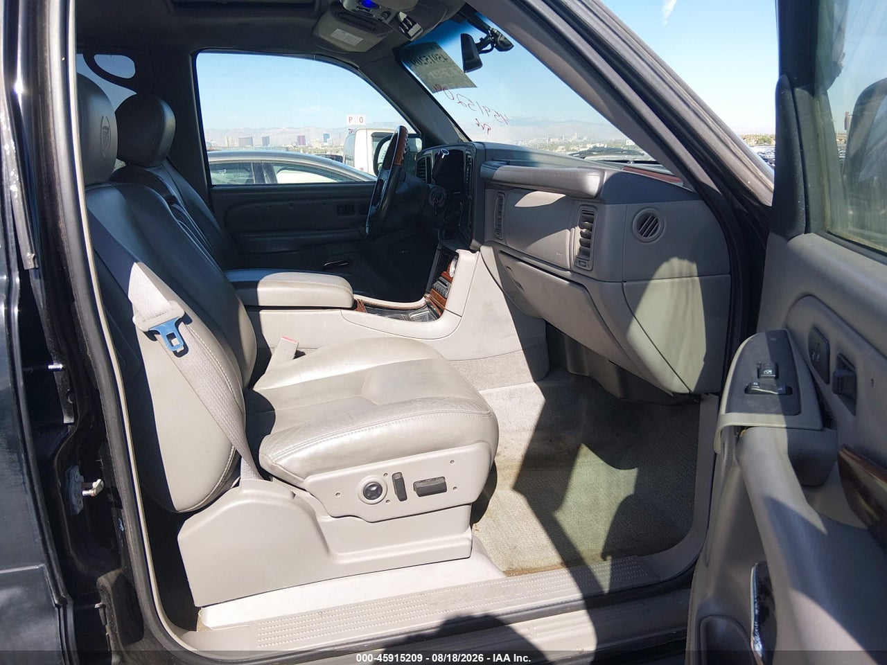 2004 CADILLAC ESCALADE STANDARD · 5/11