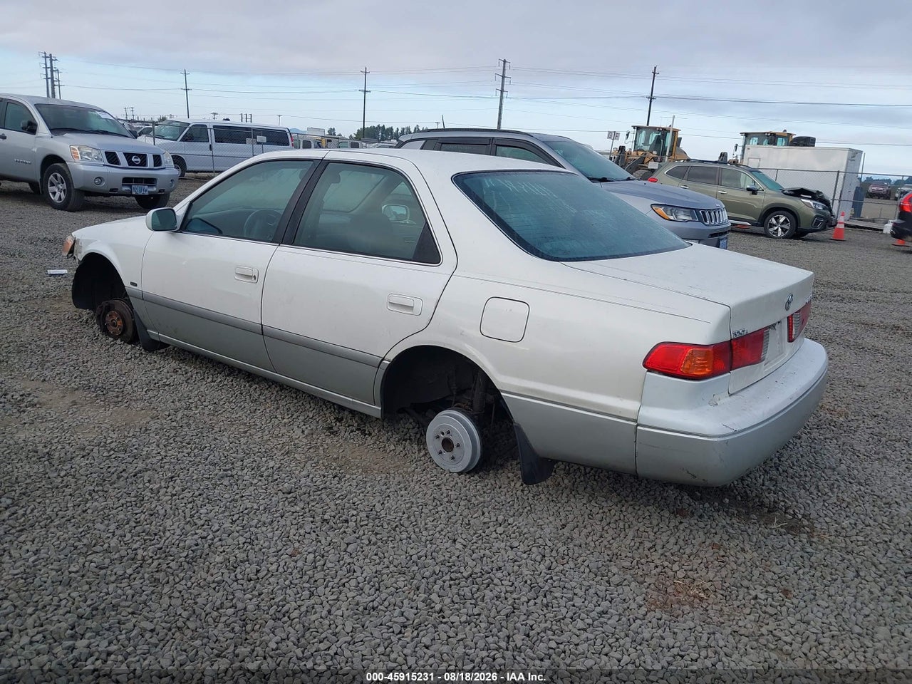 2001 TOYOTA CAMRY LE · 3/10