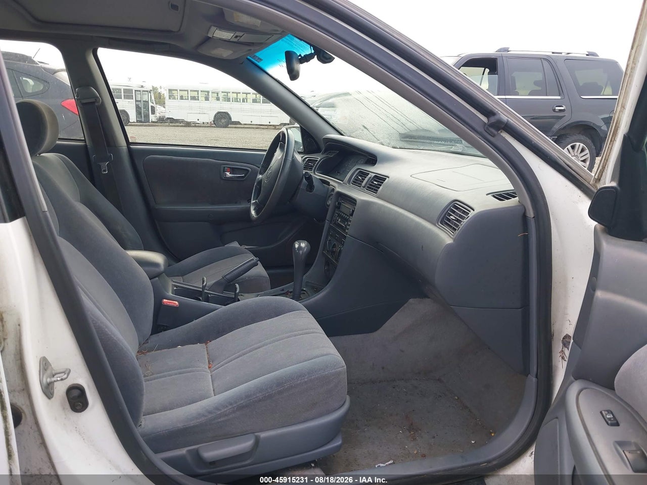 2001 TOYOTA CAMRY LE · 5/10