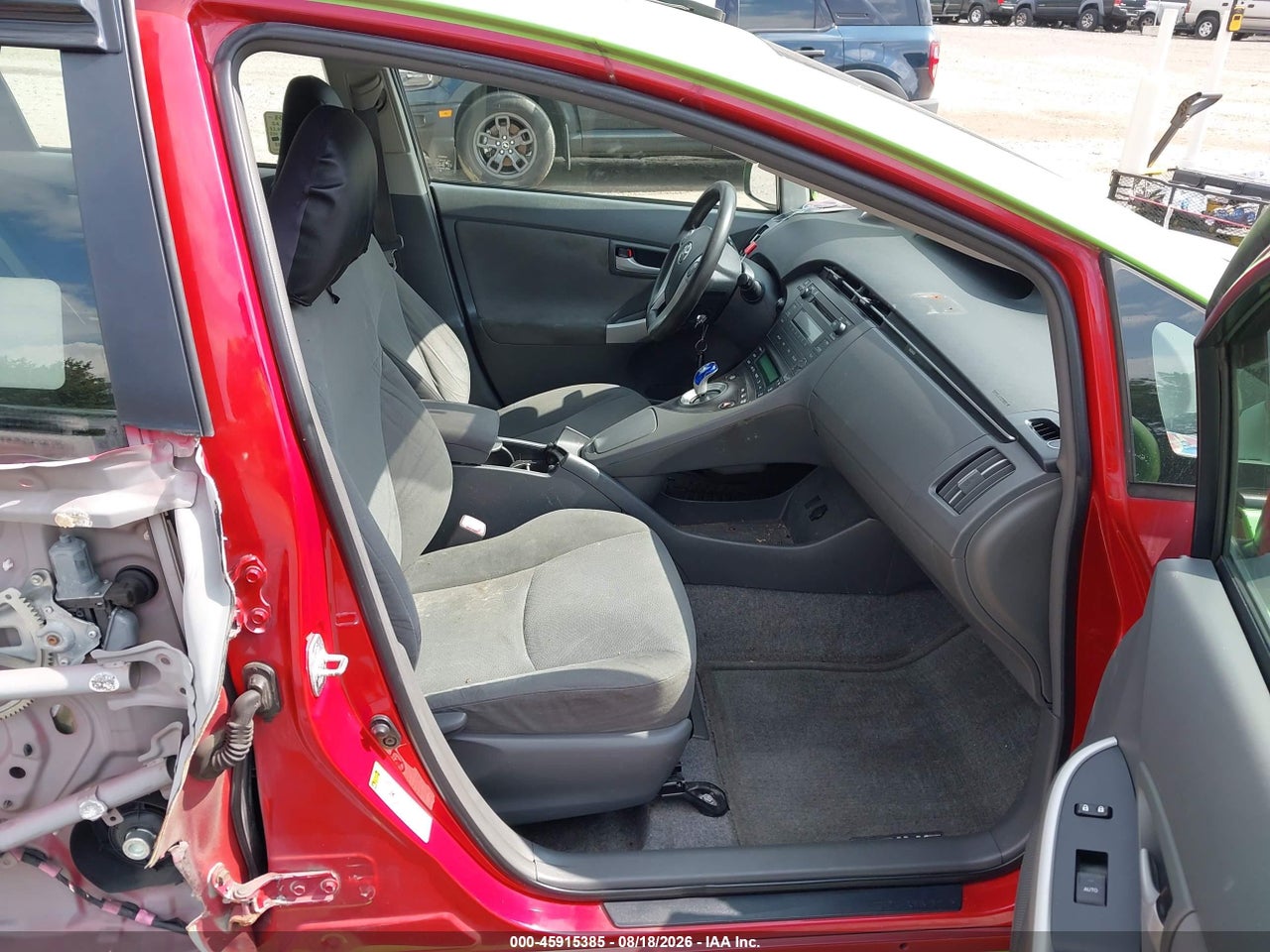 2011 TOYOTA PRIUS TWO · 5/11