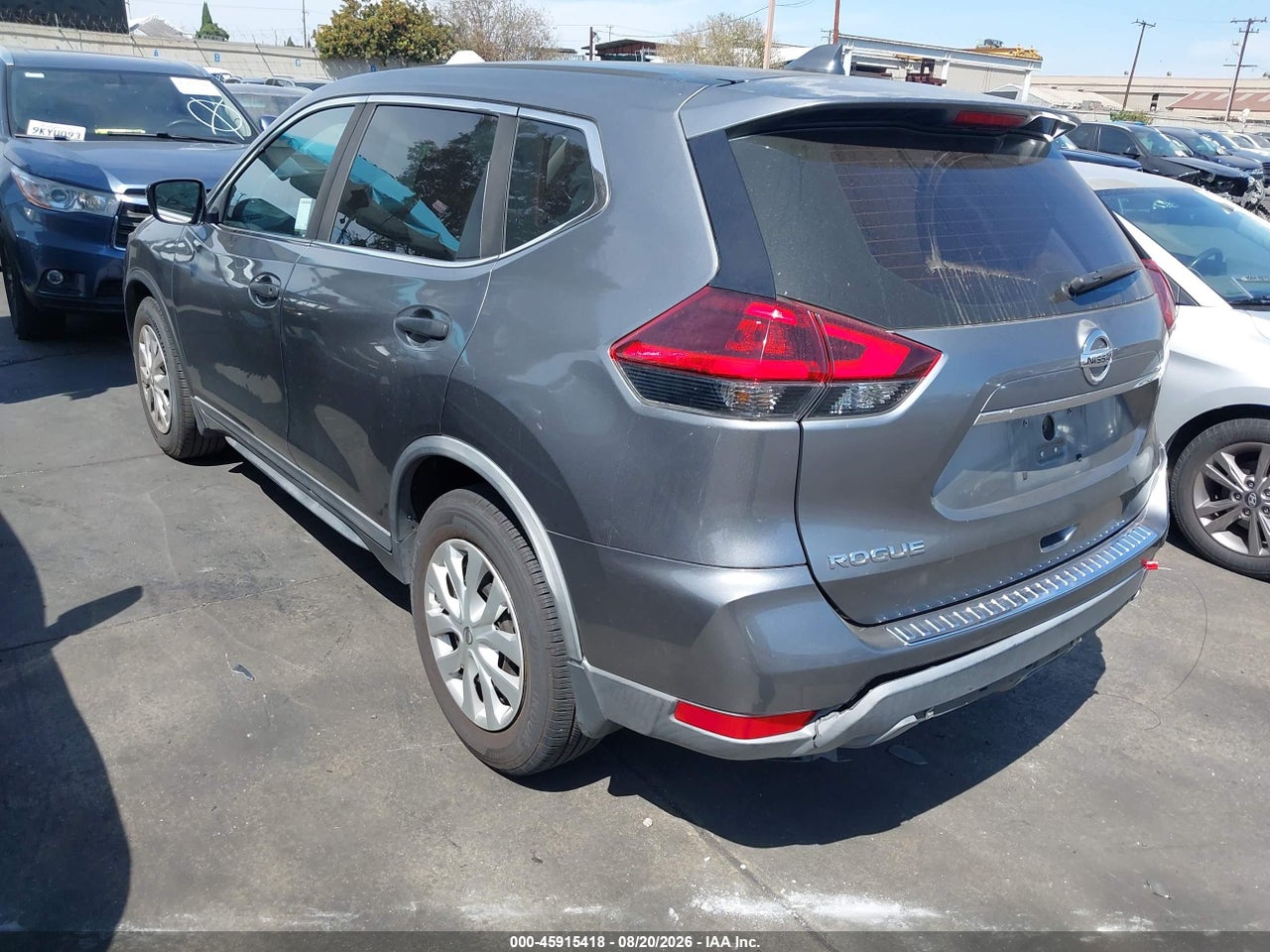 2018 NISSAN ROGUE S · 3/11