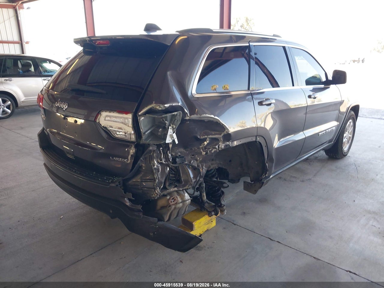 2019 JEEP GRAND CHEROKEE LAREDO E 4X4 · 4/11