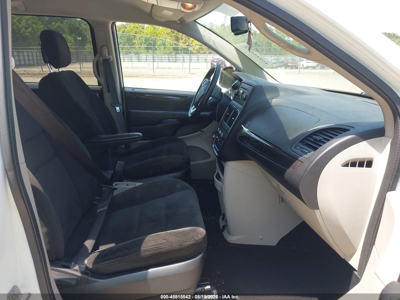 2016 DODGE GRAND CARAVAN SE · 5/11