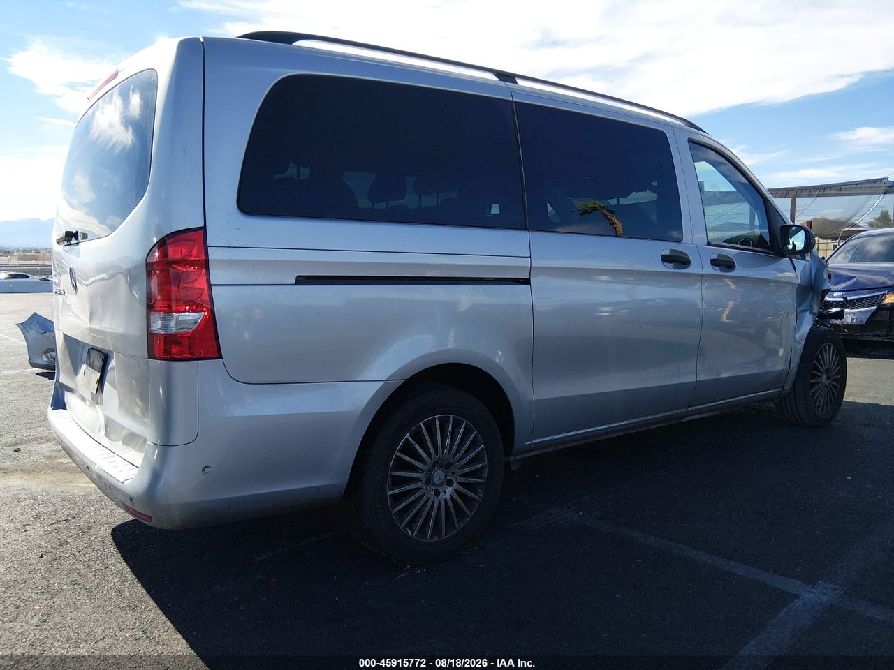 2017 MERCEDES-BENZ METRIS   · 4/11