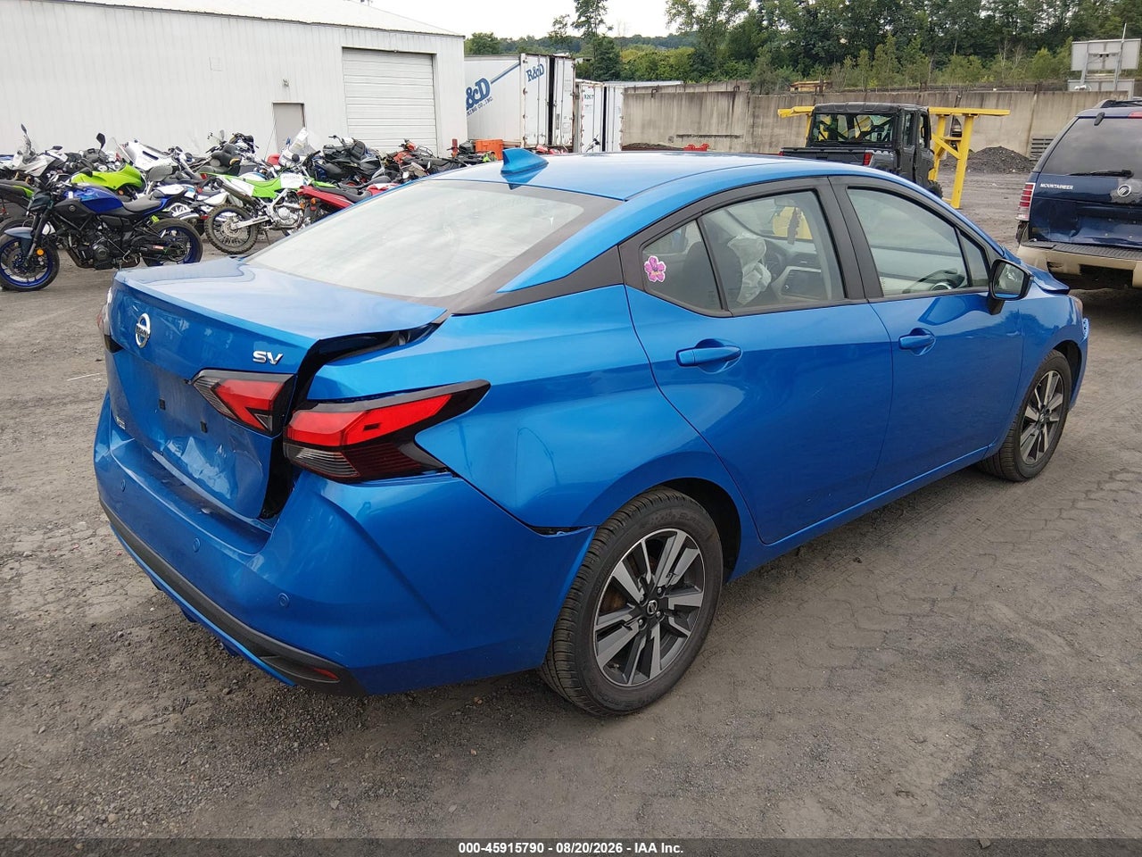 2021 NISSAN VERSA SV XTRONIC CVT · 4/11