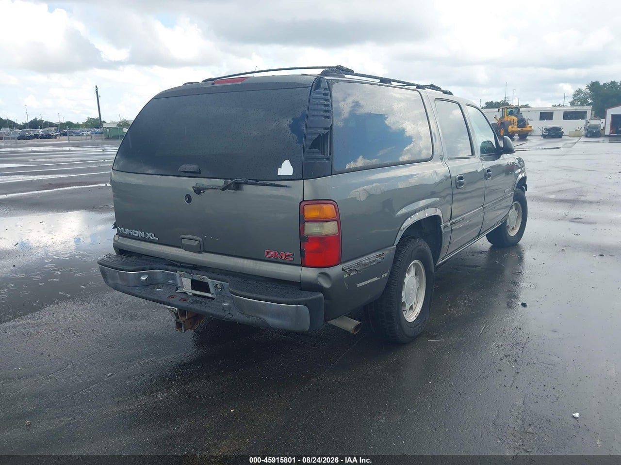 2001 GMC YUKON XL 1500 SLT · 4/11