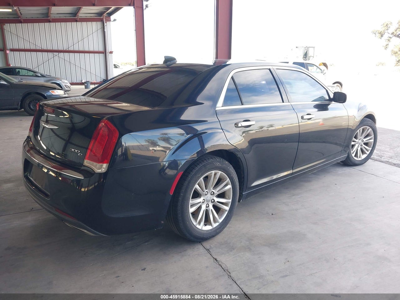 2016 CHRYSLER 300C · 4/11
