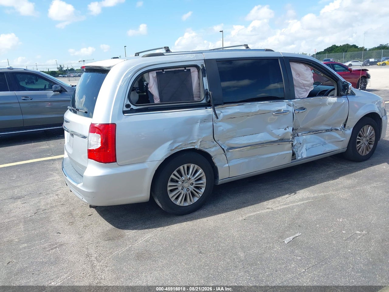 2012 CHRYSLER TOWN &amp; COUNTRY LIMITED · 4/11
