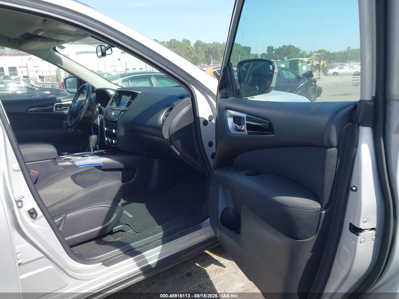 2017 NISSAN PATHFINDER SV · 5/11