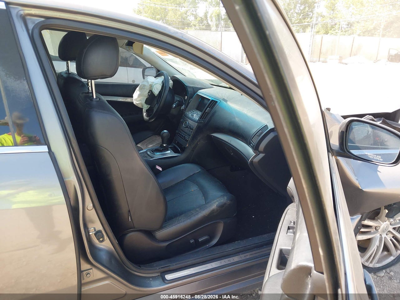 2010 INFINITI G37   · 5/10