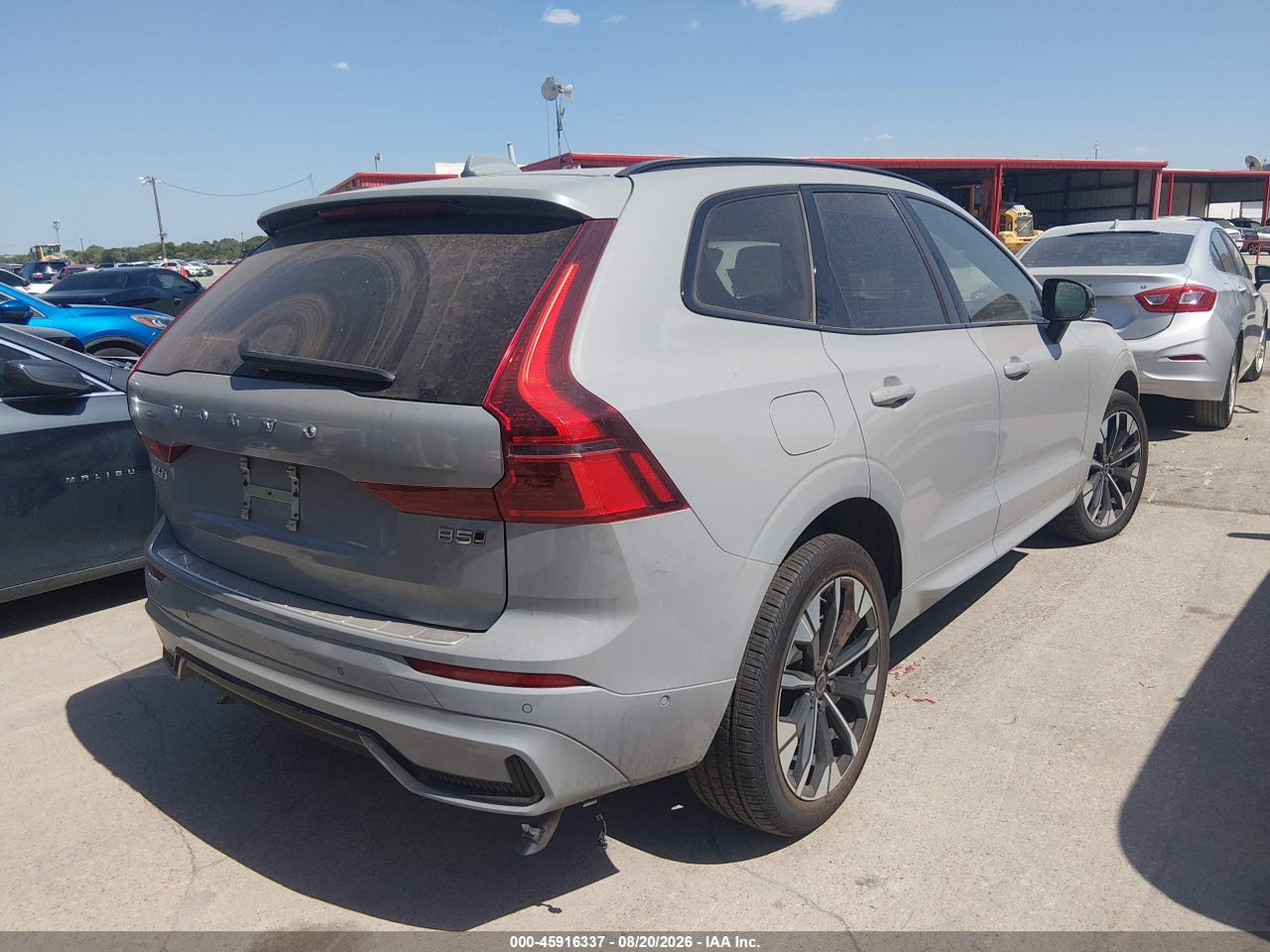 2026 VOLVO XC60 B5 PLUS · 4/11