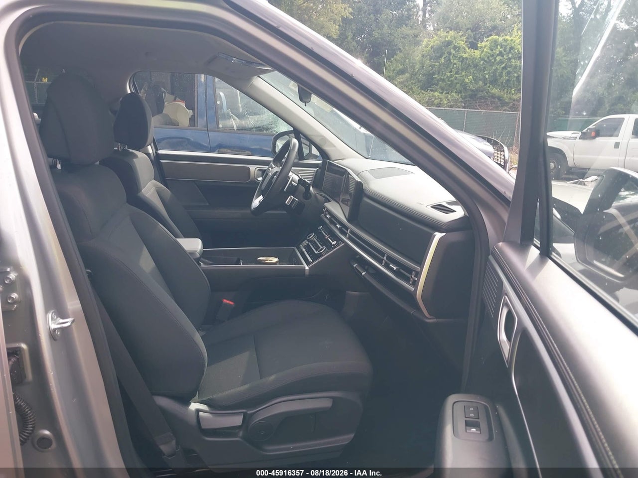 2025 HYUNDAI SANTA FE SE · 5/11