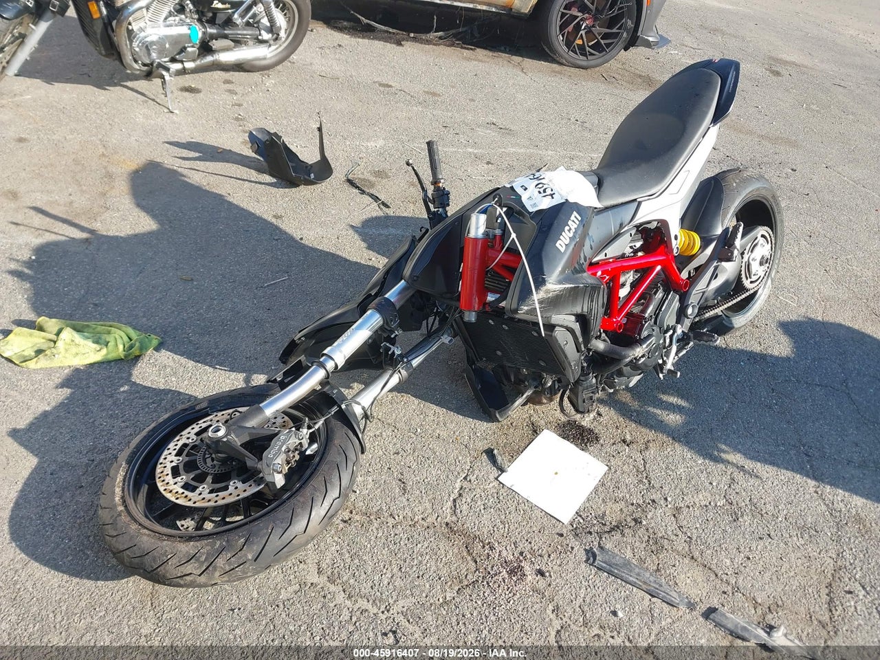 2013 DUCATI HYPERMOTARD HYPERSTRADA · 2/11