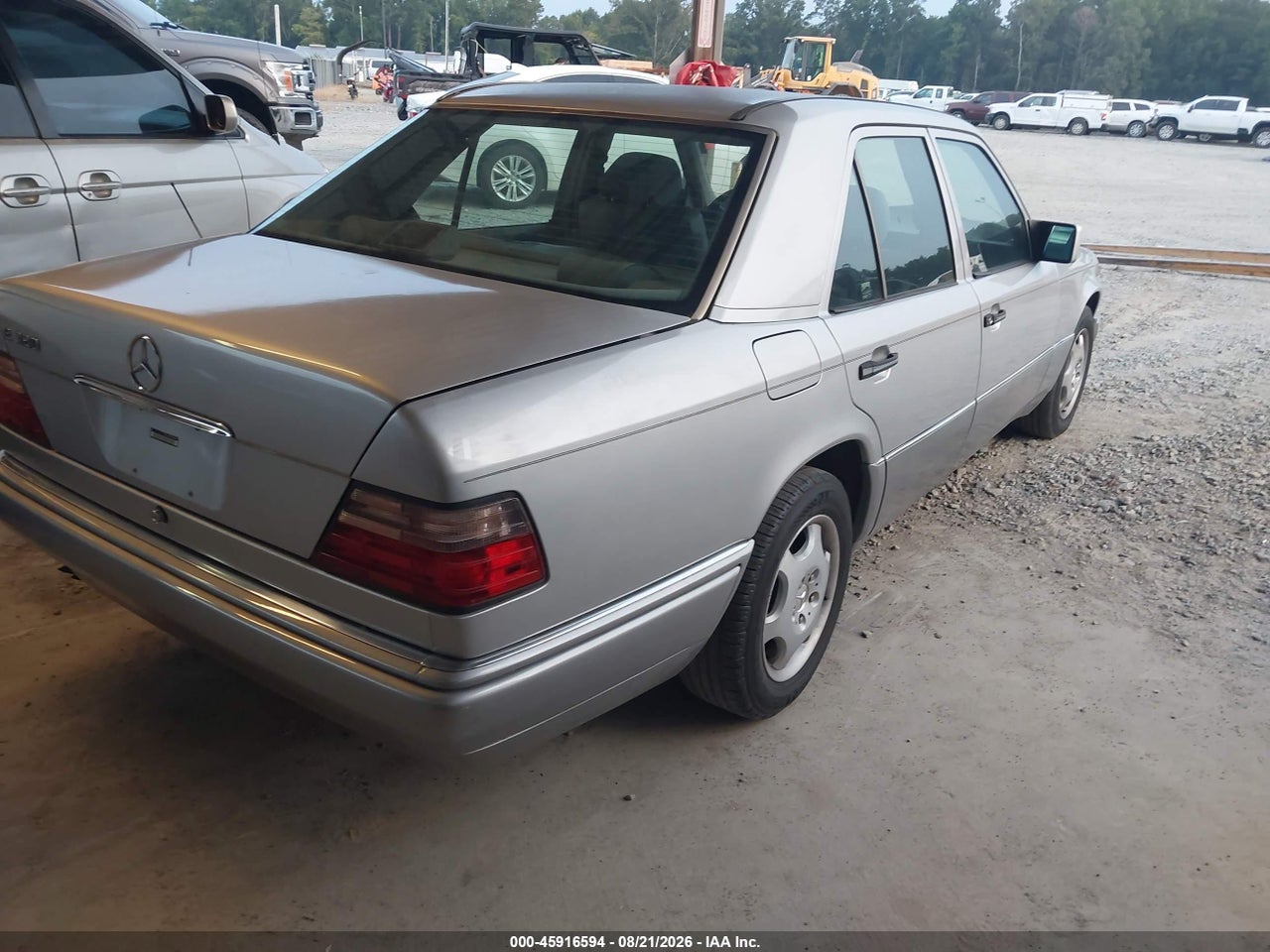 1995 MERCEDES-BENZ E 320 BASE/320 SPECIAL · 4/11