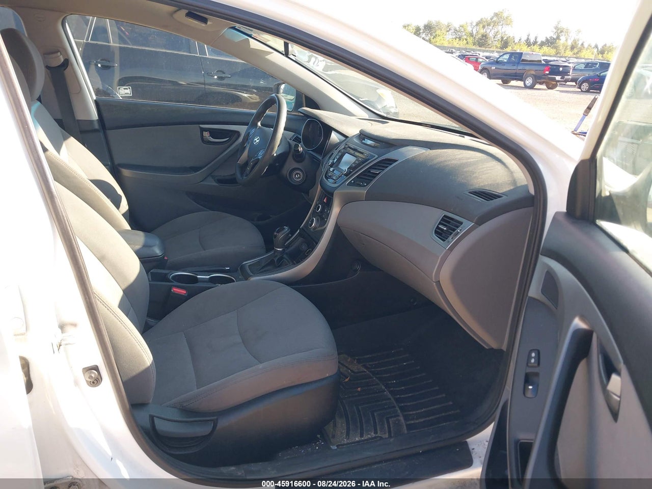 2016 HYUNDAI ELANTRA SE · 5/11