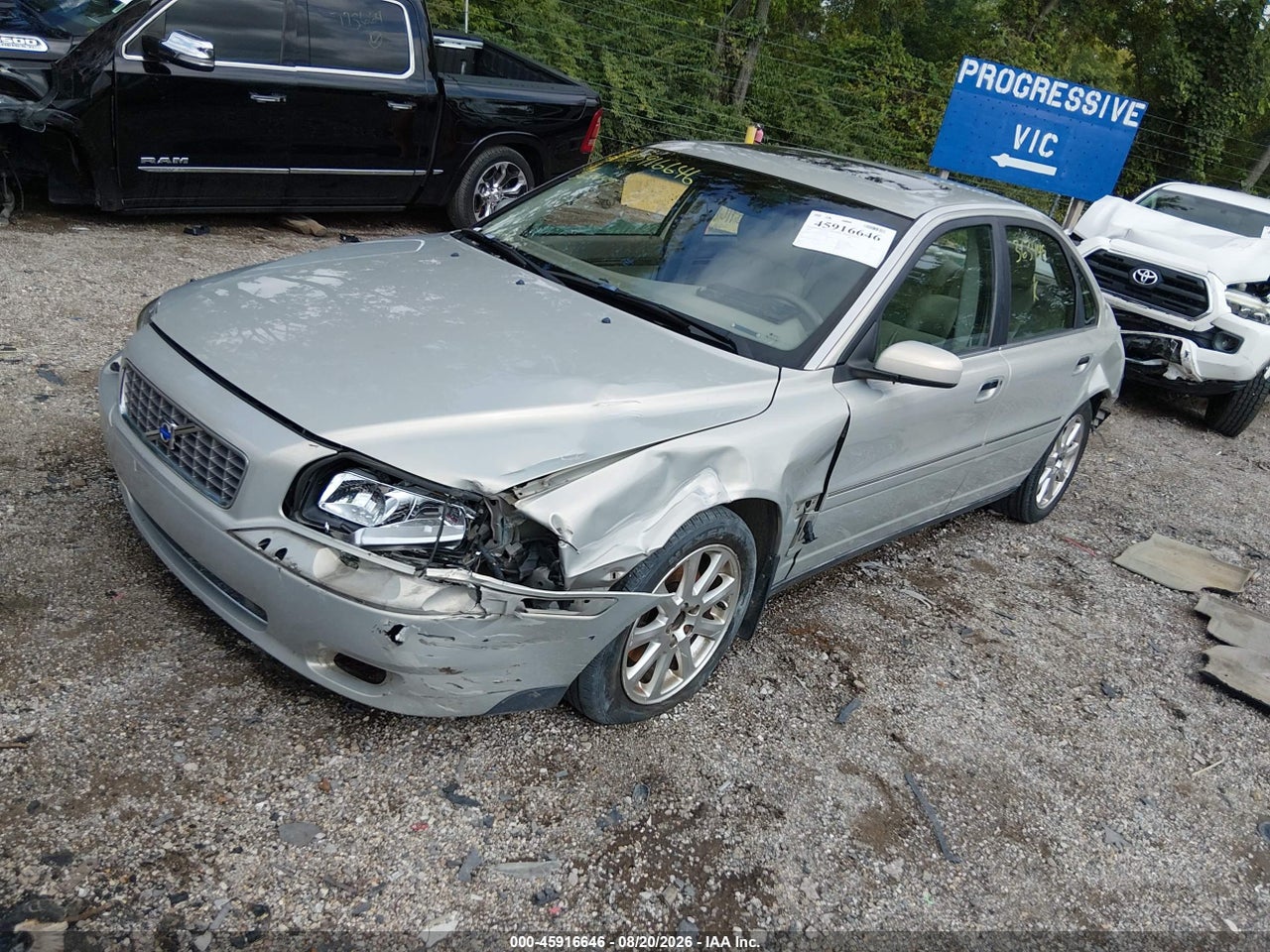 2004 VOLVO S80 2.5T · 2/4