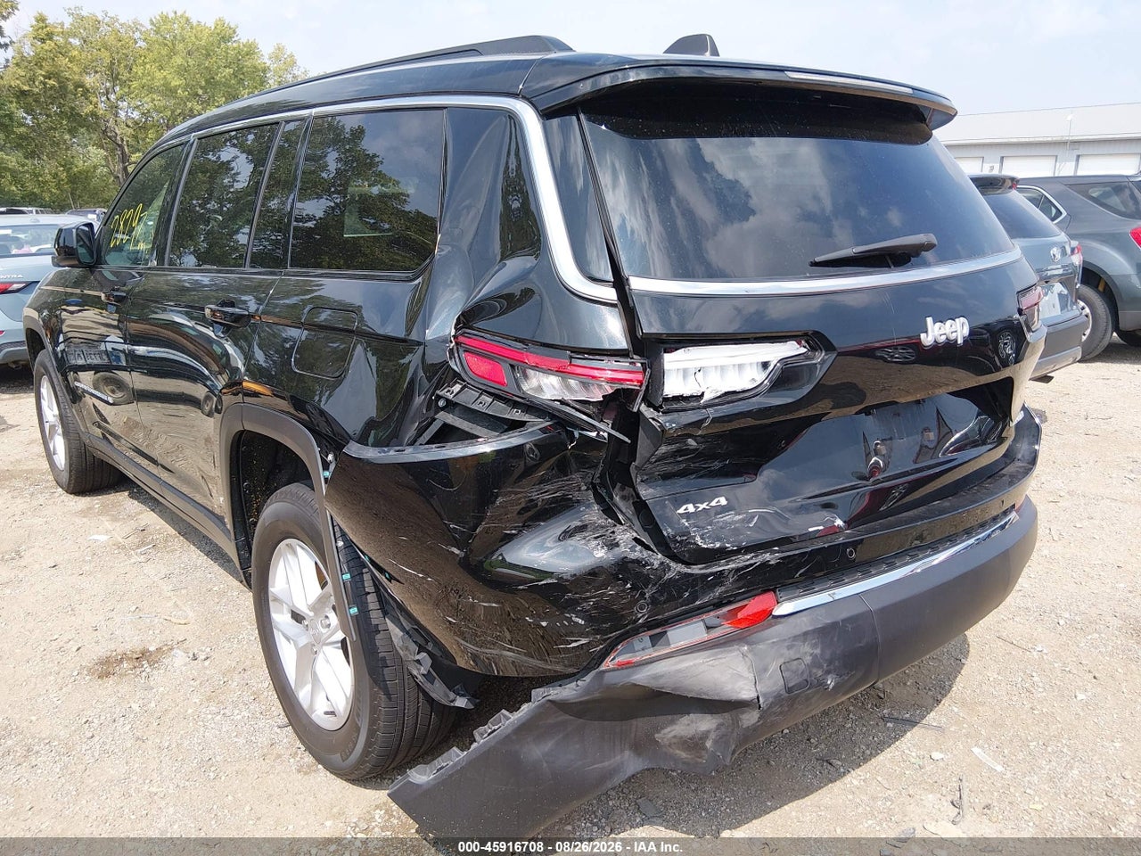 2024 JEEP GRAND CHEROKEE L LAREDO X 4X4 · 6/11