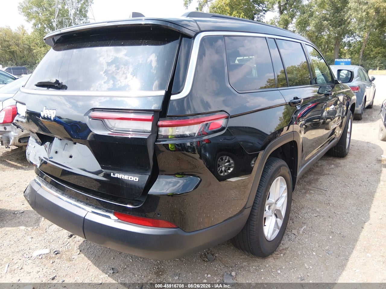 2024 JEEP GRAND CHEROKEE L LAREDO X 4X4 · 4/11