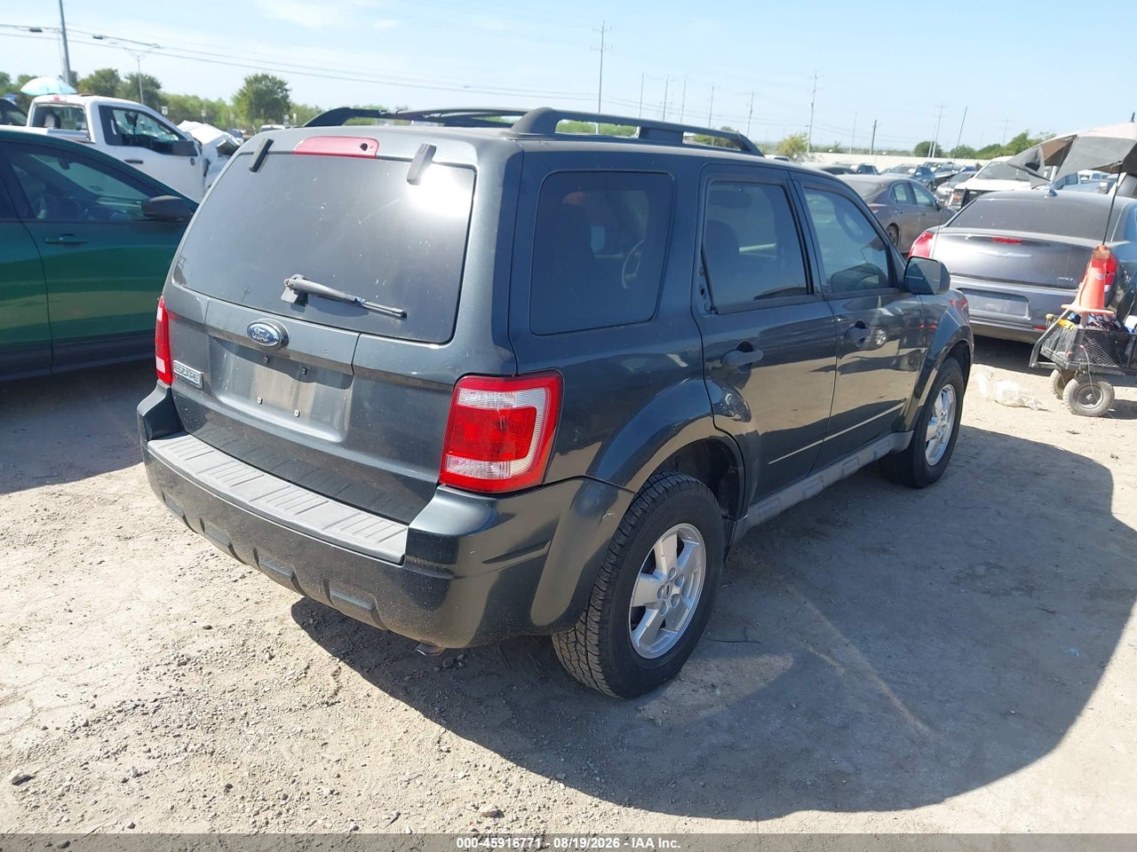 2009 FORD ESCAPE XLT · 4/11