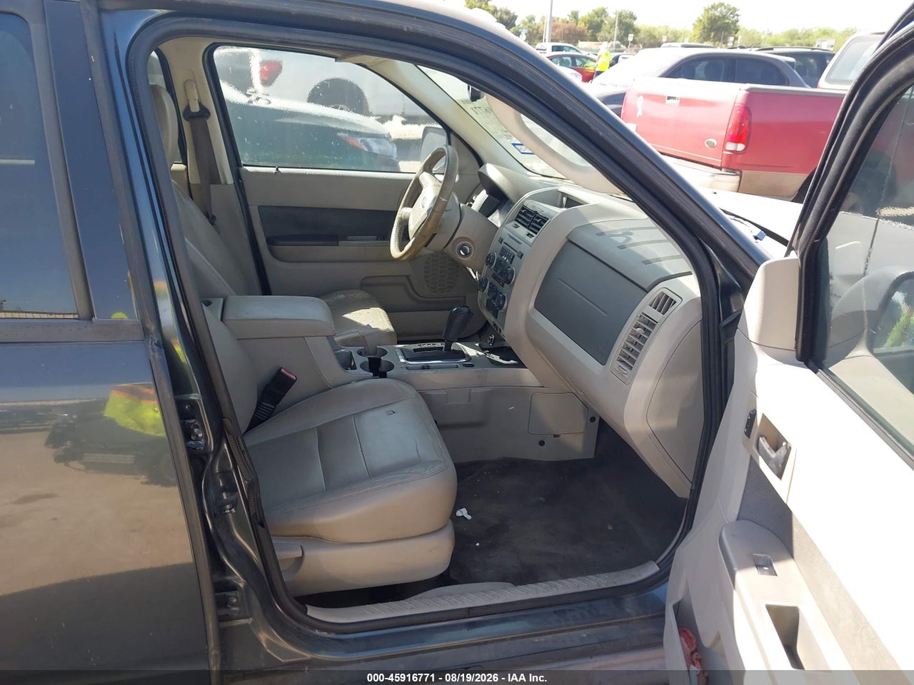 2009 FORD ESCAPE XLT · 5/11