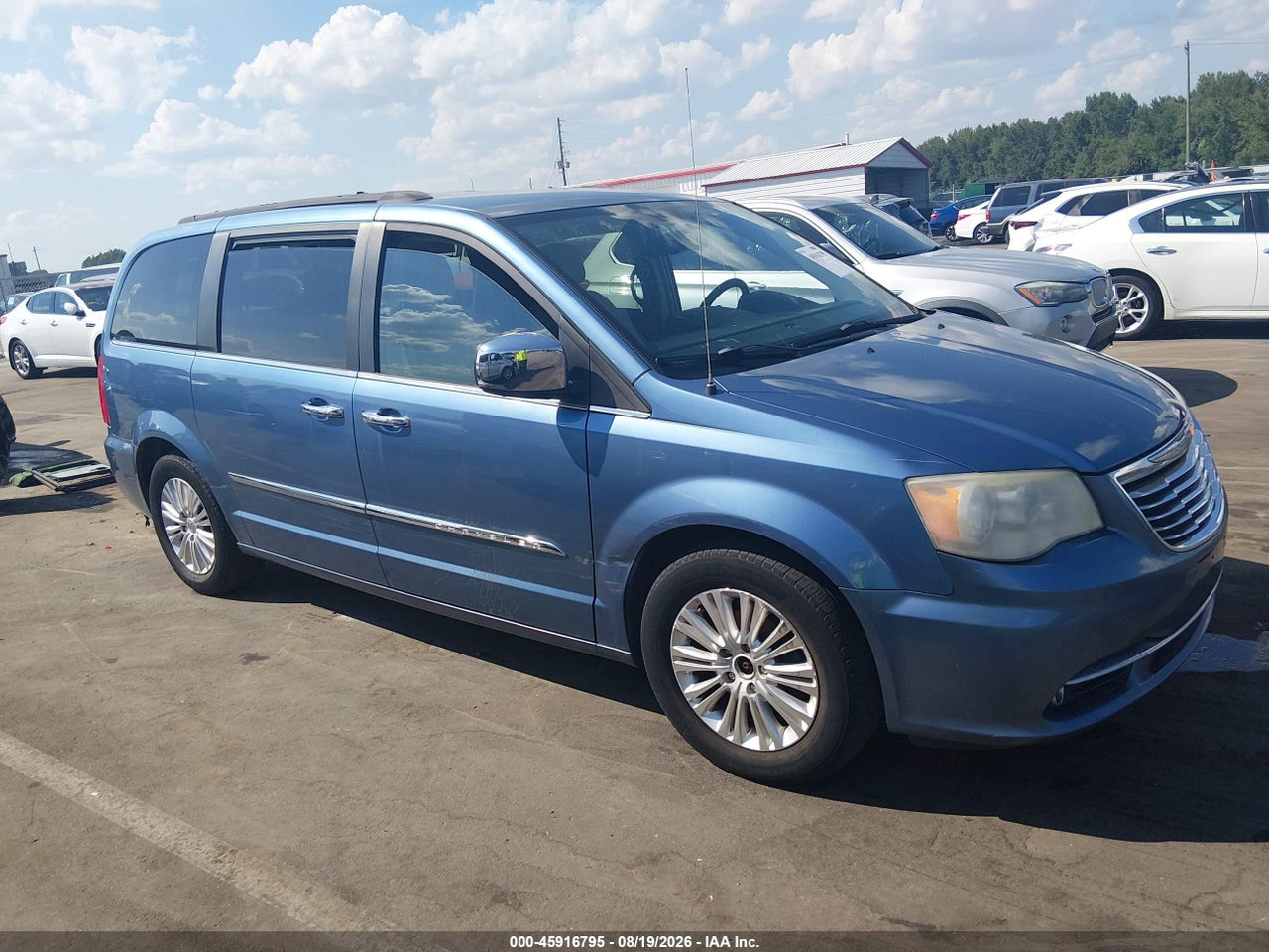 2A4RR8DG5BR****** · 2011 CHRYSLER TOWN &amp; COUNTRY TOURING-L