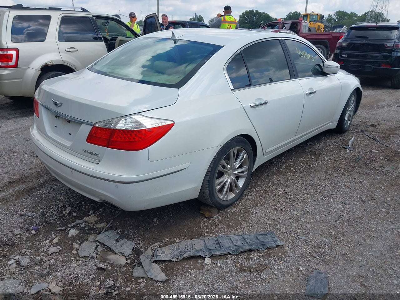 2011 HYUNDAI GENESIS 3.8 · 4/11