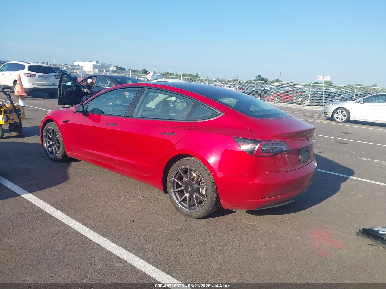 2021 TESLA MODEL 3 STANDARD RANGE PLUS REAR-WHEEL DRIVE · 3/8