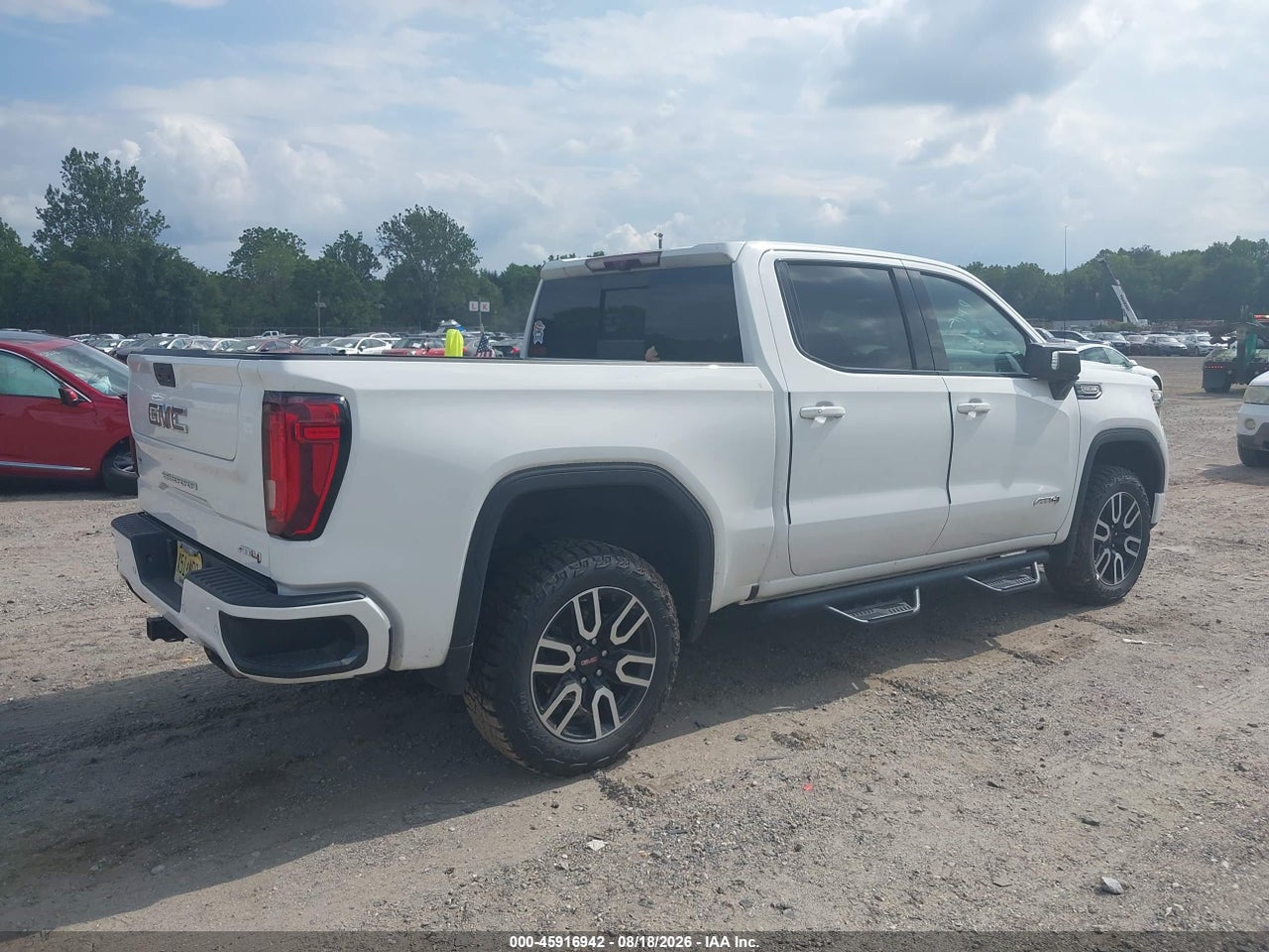 2021 GMC SIERRA 1500 4WD  SHORT BOX AT4 · 4/10