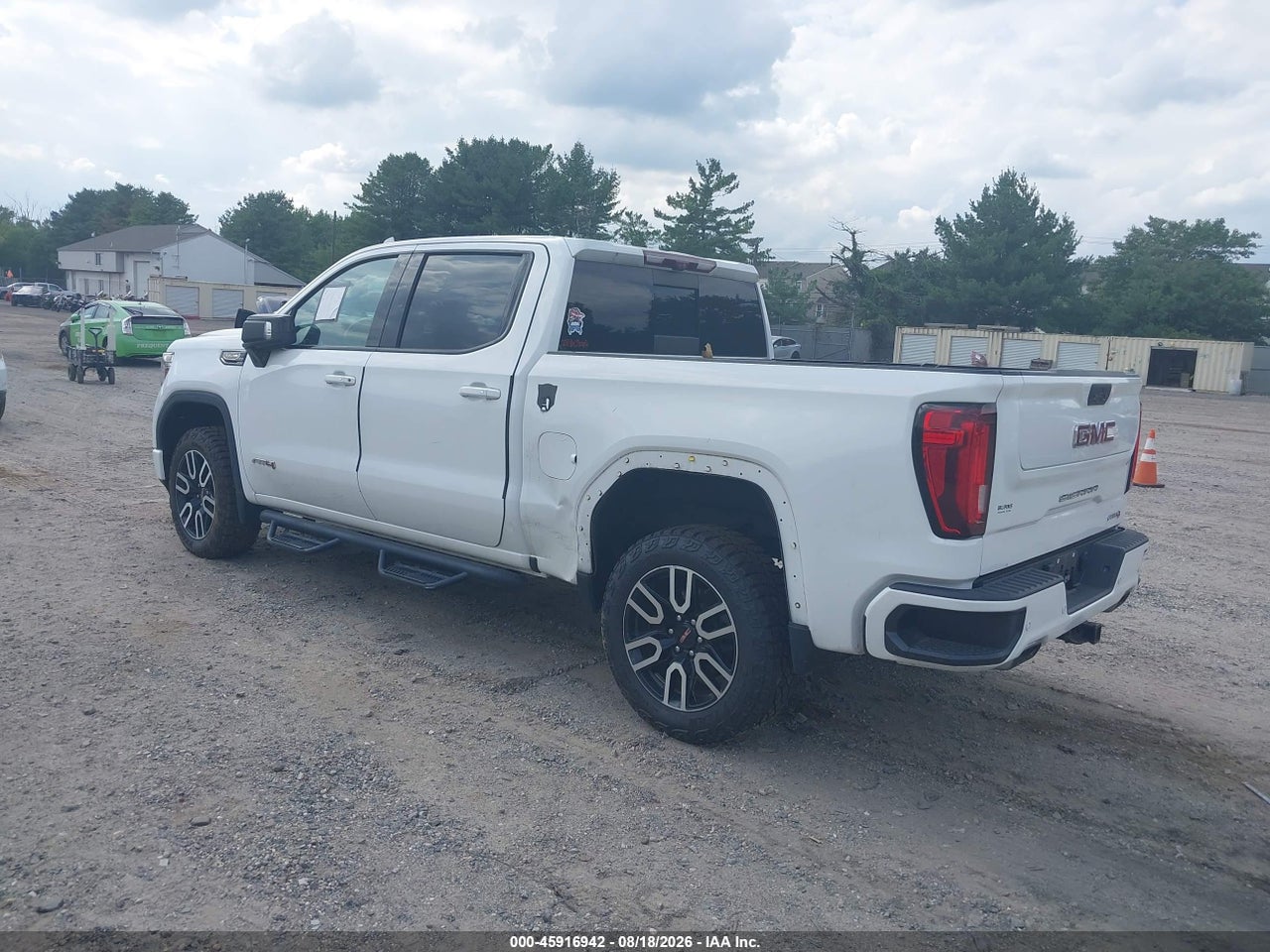 2021 GMC SIERRA 1500 4WD  SHORT BOX AT4 · 3/10
