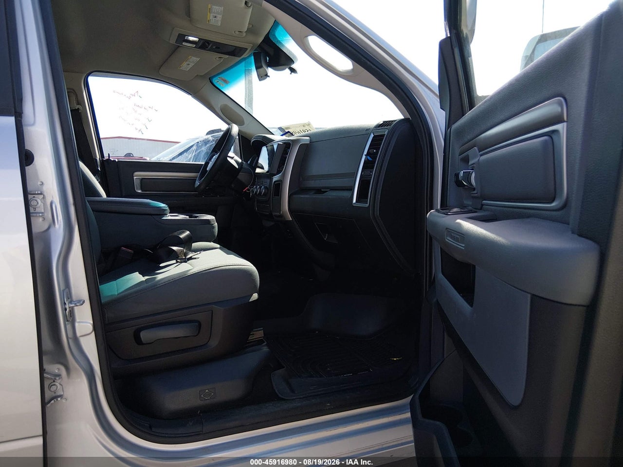 2015 RAM 1500 SLT · 5/11