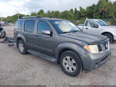 2005 NISSAN PATHFINDER SE