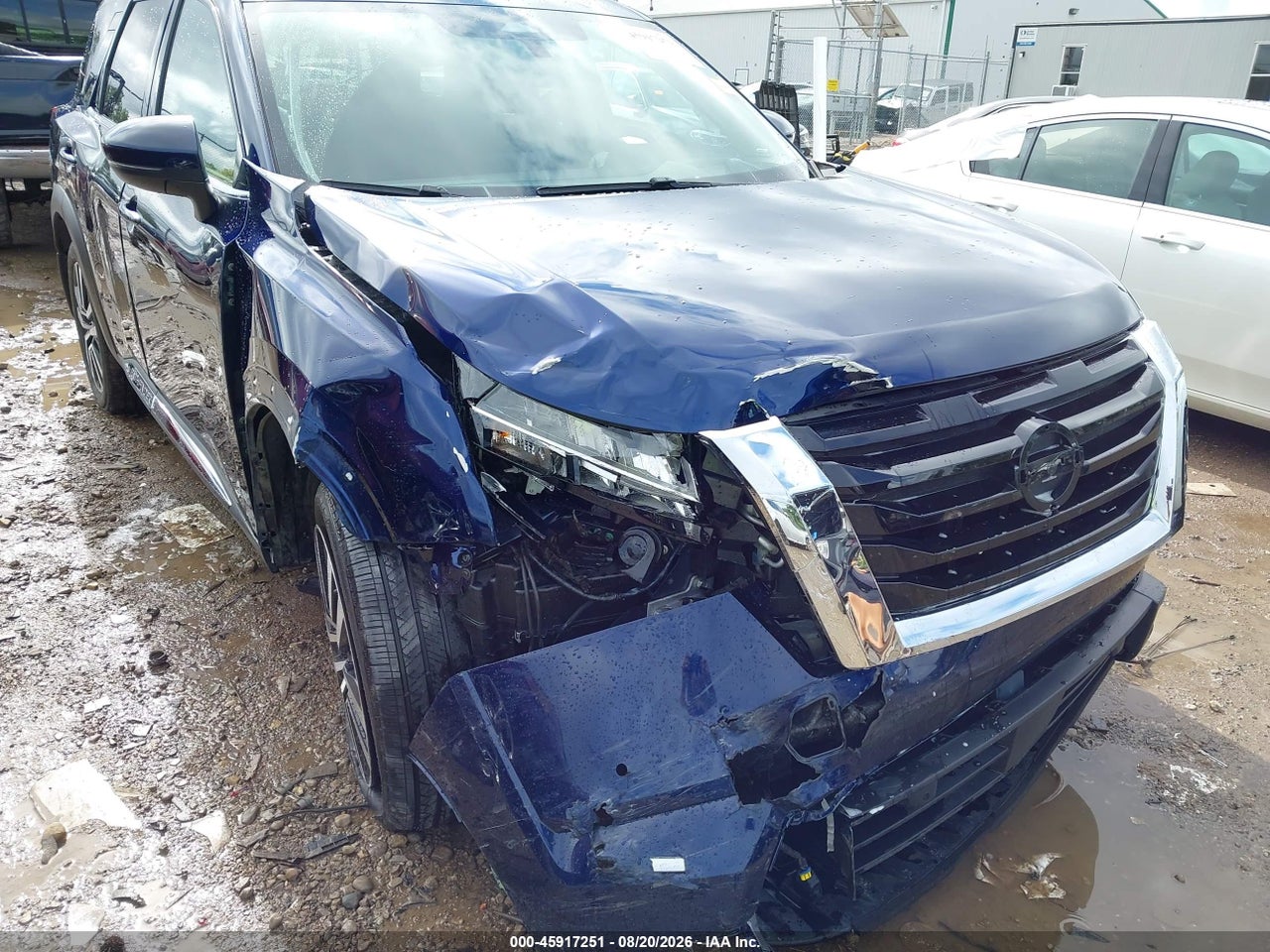 2024 NISSAN PATHFINDER PLATINUM 4WD · 6/11