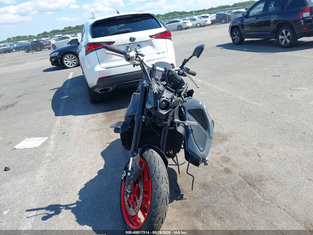 2021 YAMAHA MT09 · 5/11