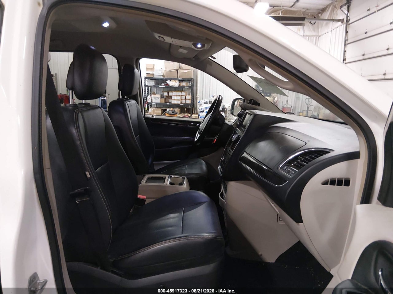 2013 CHRYSLER TOWN &amp; COUNTRY TOURING-L · 5/11