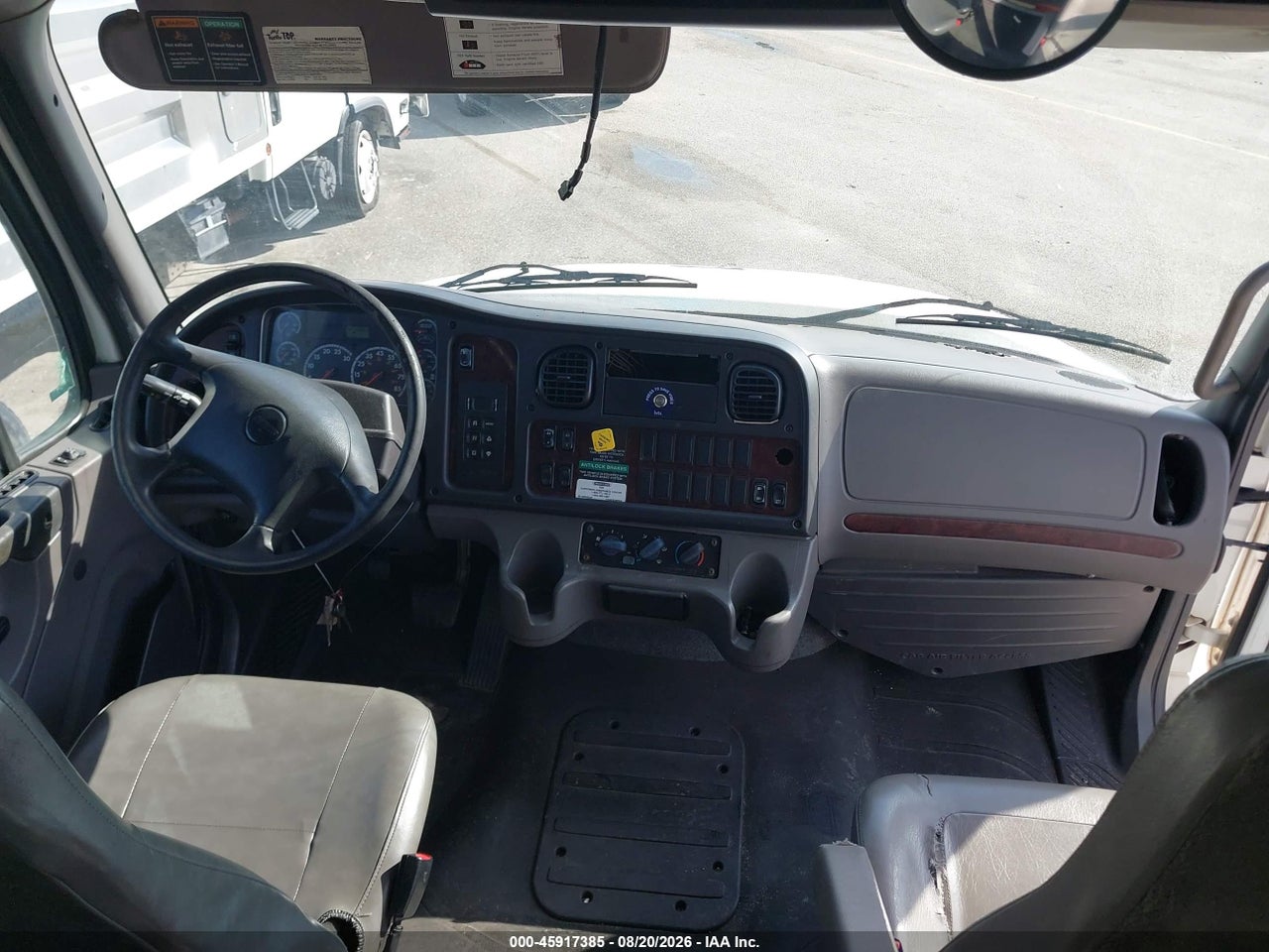 2016 FREIGHTLINER CHASSIS S-2 · 5/11
