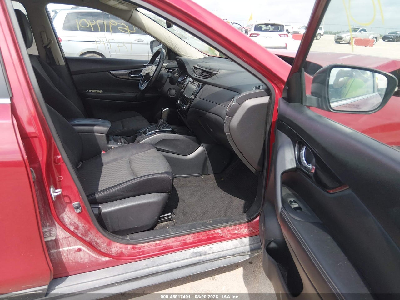 2017 NISSAN ROGUE SV · 5/11
