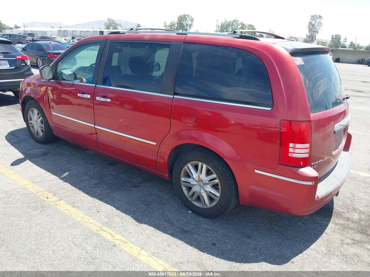 2010 CHRYSLER TOWN &amp; COUNTRY LIMITED · 3/11