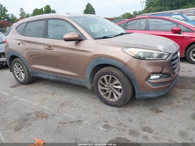 KM8J33A45GU****** · 2016 HYUNDAI TUCSON SE