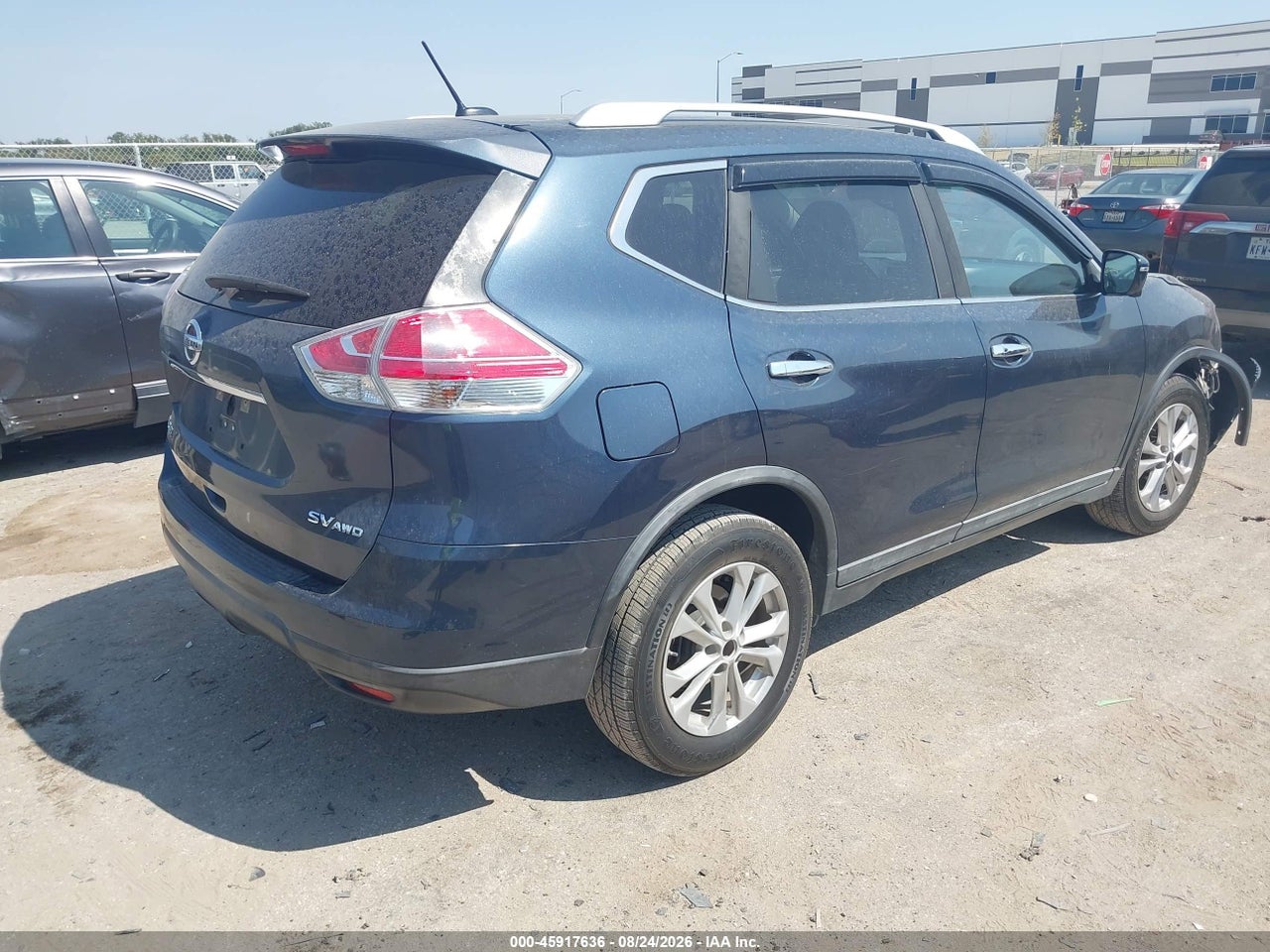 2016 NISSAN ROGUE SV · 4/11