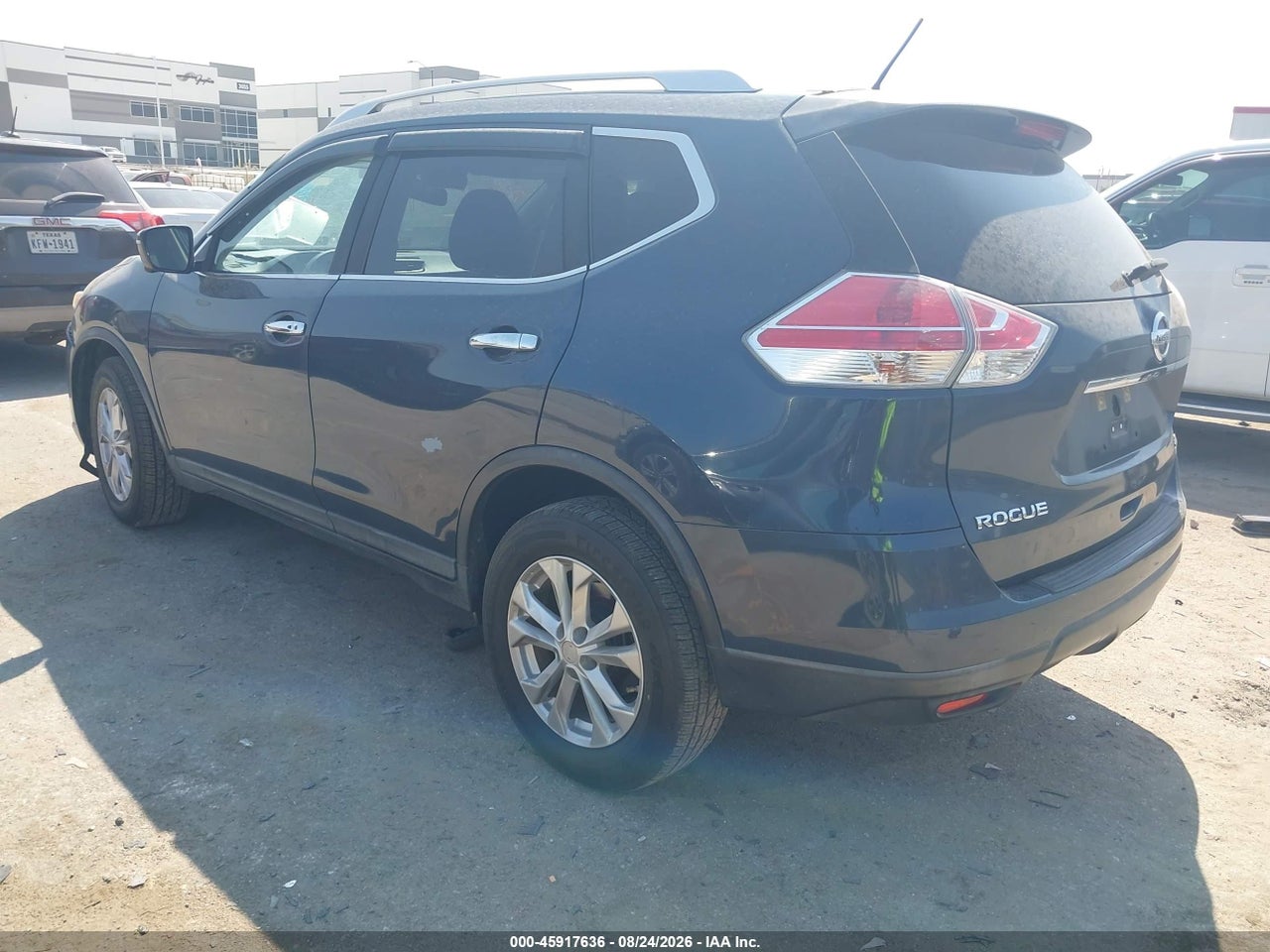 2016 NISSAN ROGUE SV · 3/11