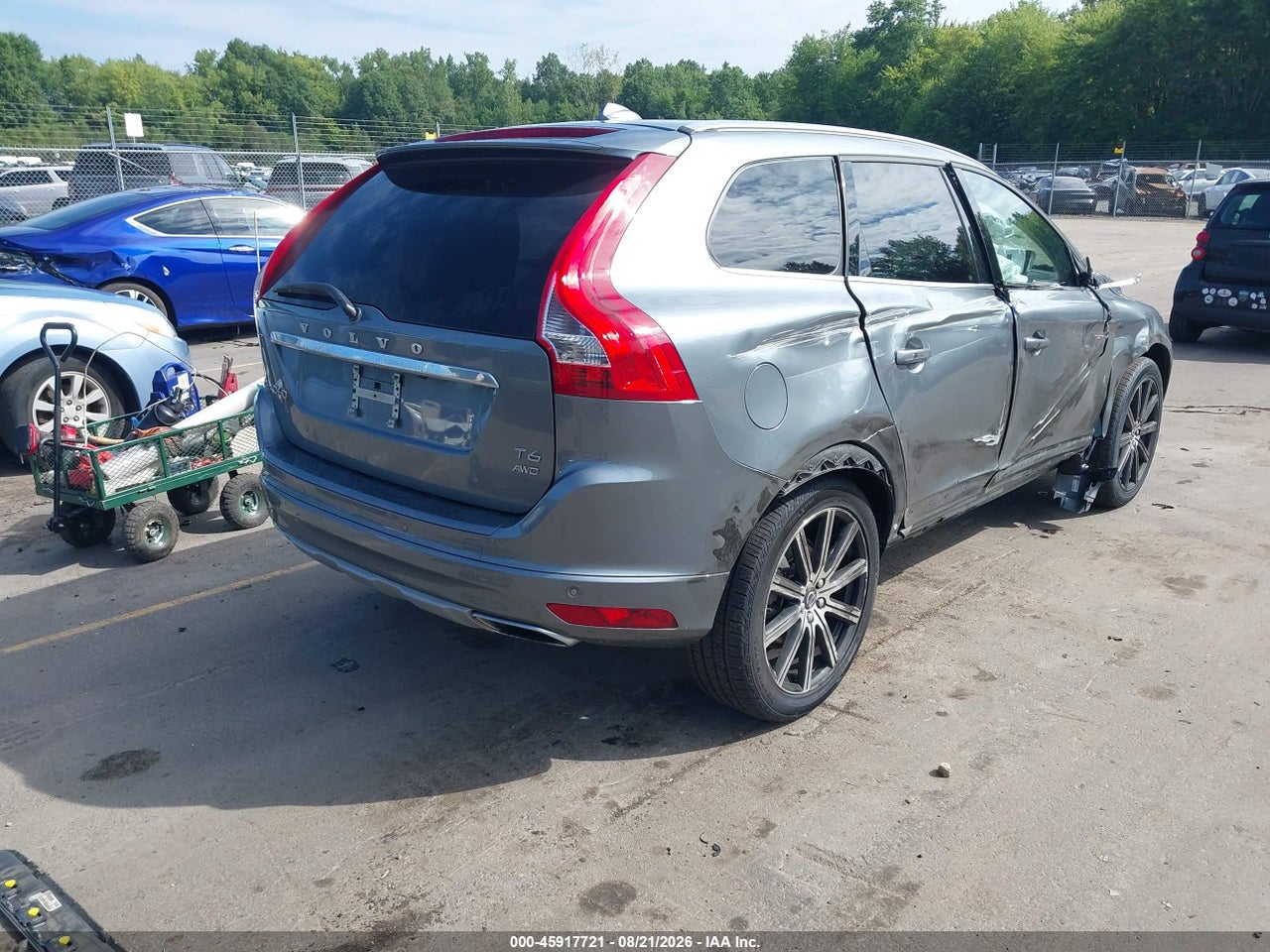 2017 VOLVO XC60 T6 INSCRIPTION · 4/11
