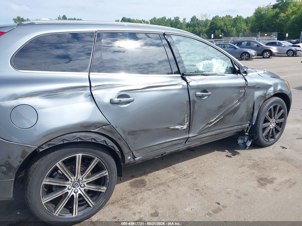 2017 VOLVO XC60 T6 INSCRIPTION · 6/11