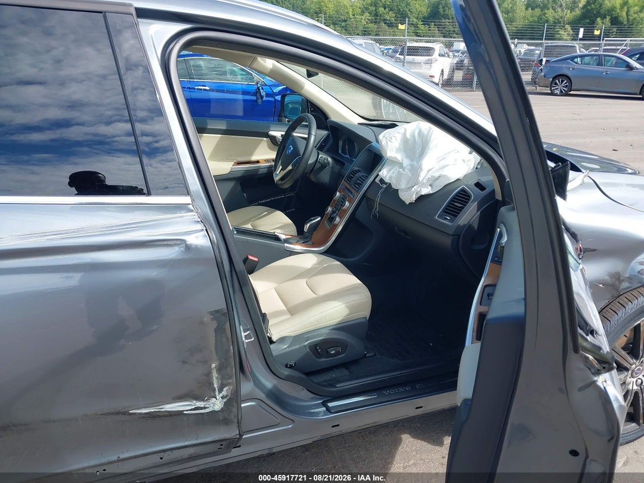 2017 VOLVO XC60 T6 INSCRIPTION · 5/11