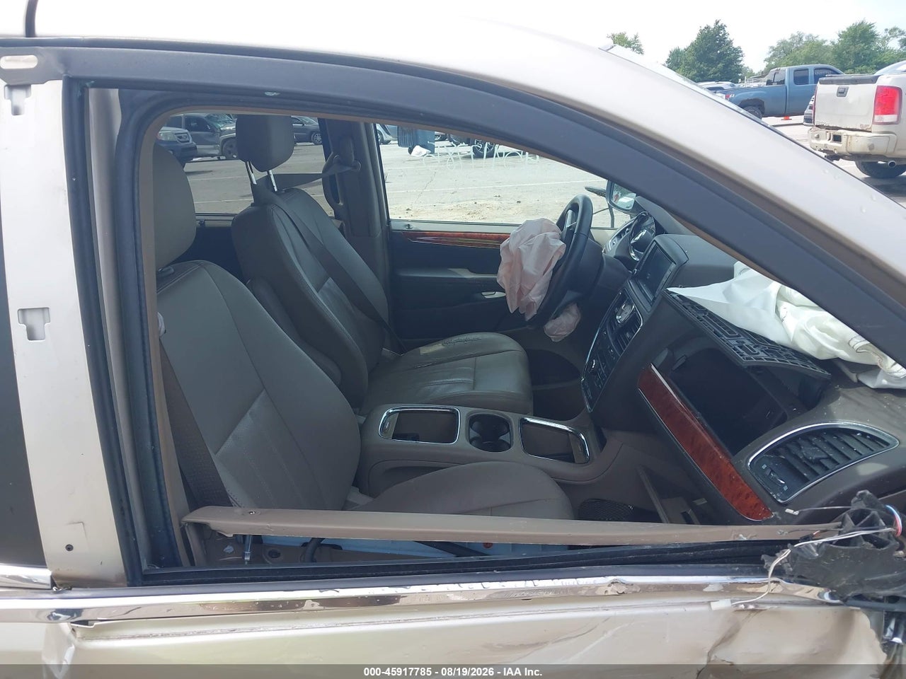 2015 CHRYSLER TOWN &amp; COUNTRY TOURING-L · 5/11